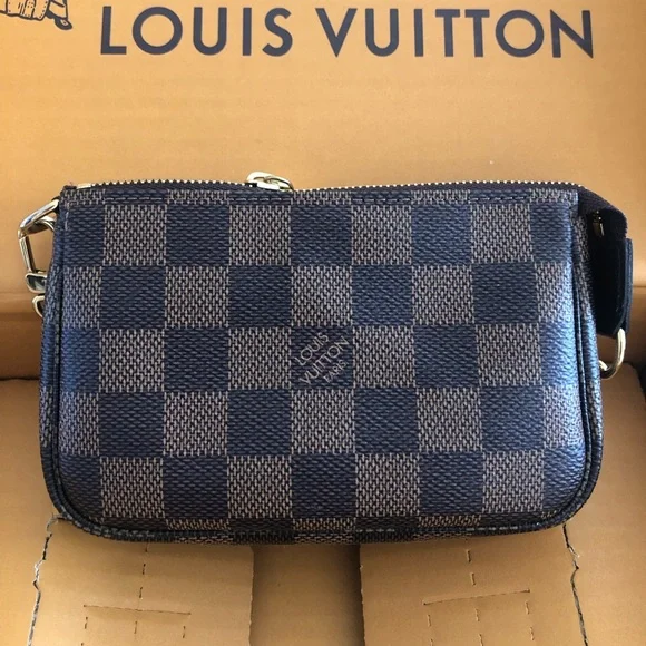 Louis Vuitton LV Mini Pouchette - Picture 1 of 8